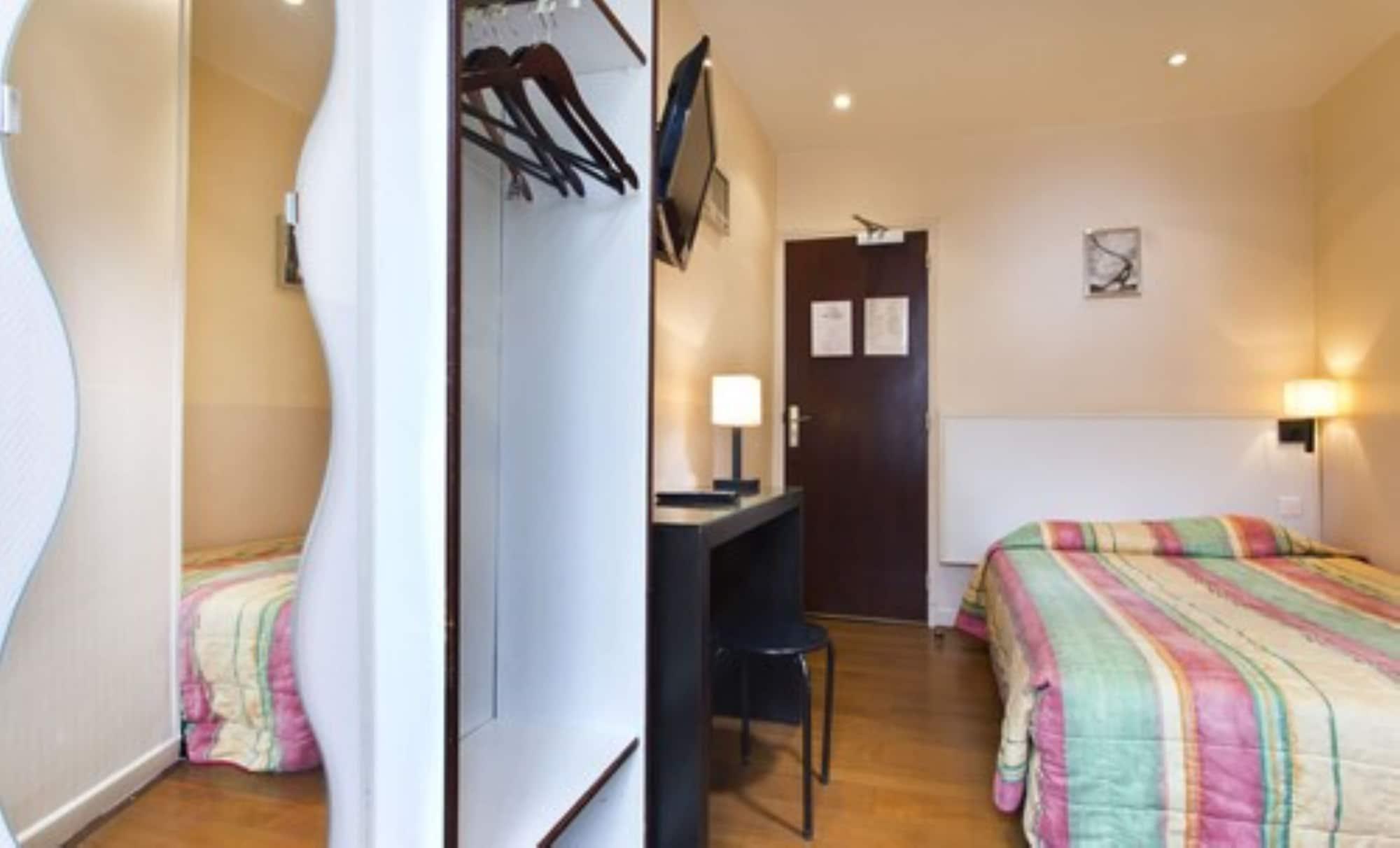 ไฮโปเทล ปารีส แกร์ ตู นอร์ เมอร์ริล Hotel ภายนอก รูปภาพ