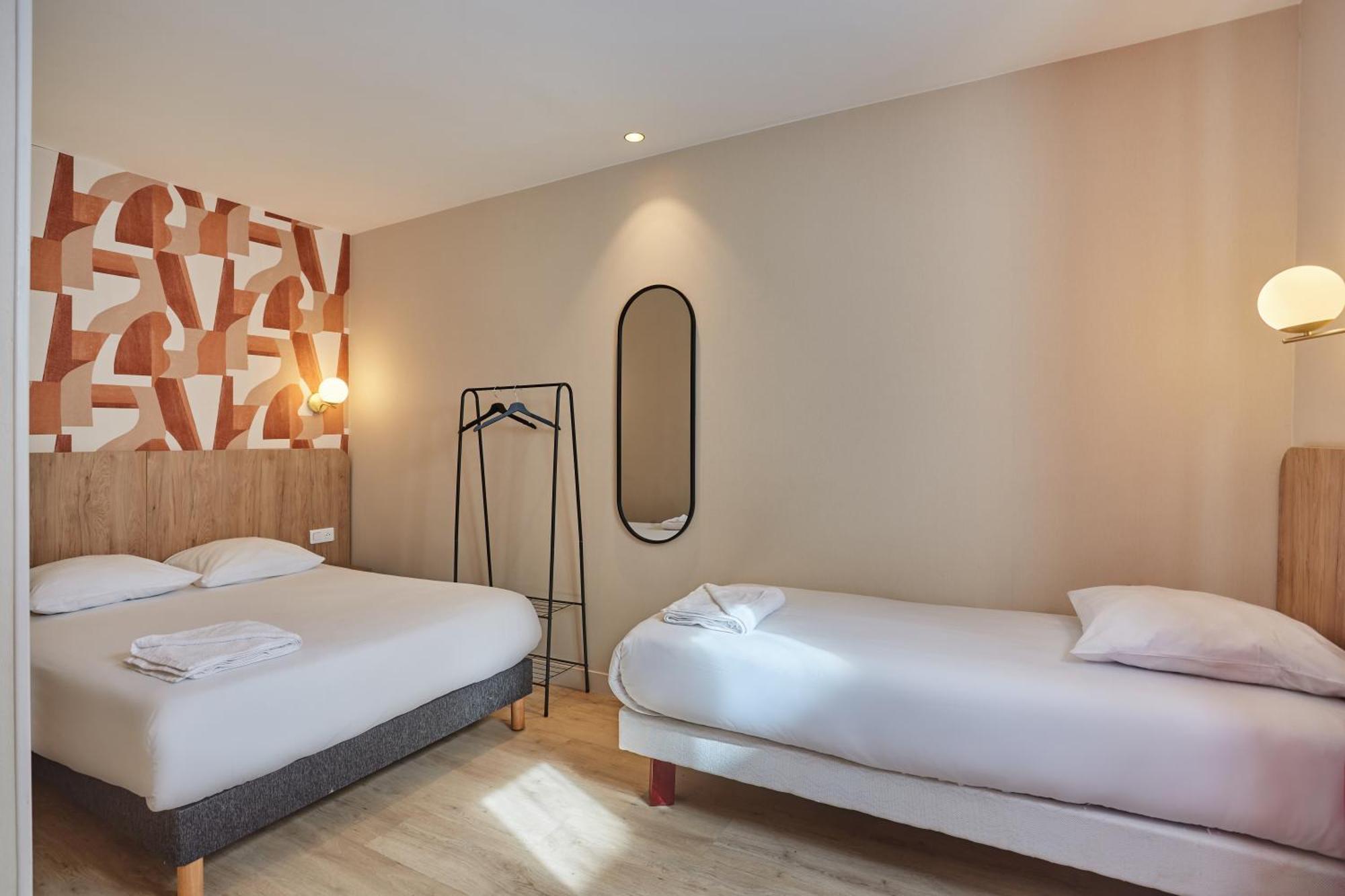 ไฮโปเทล ปารีส แกร์ ตู นอร์ เมอร์ริล Hotel ภายนอก รูปภาพ