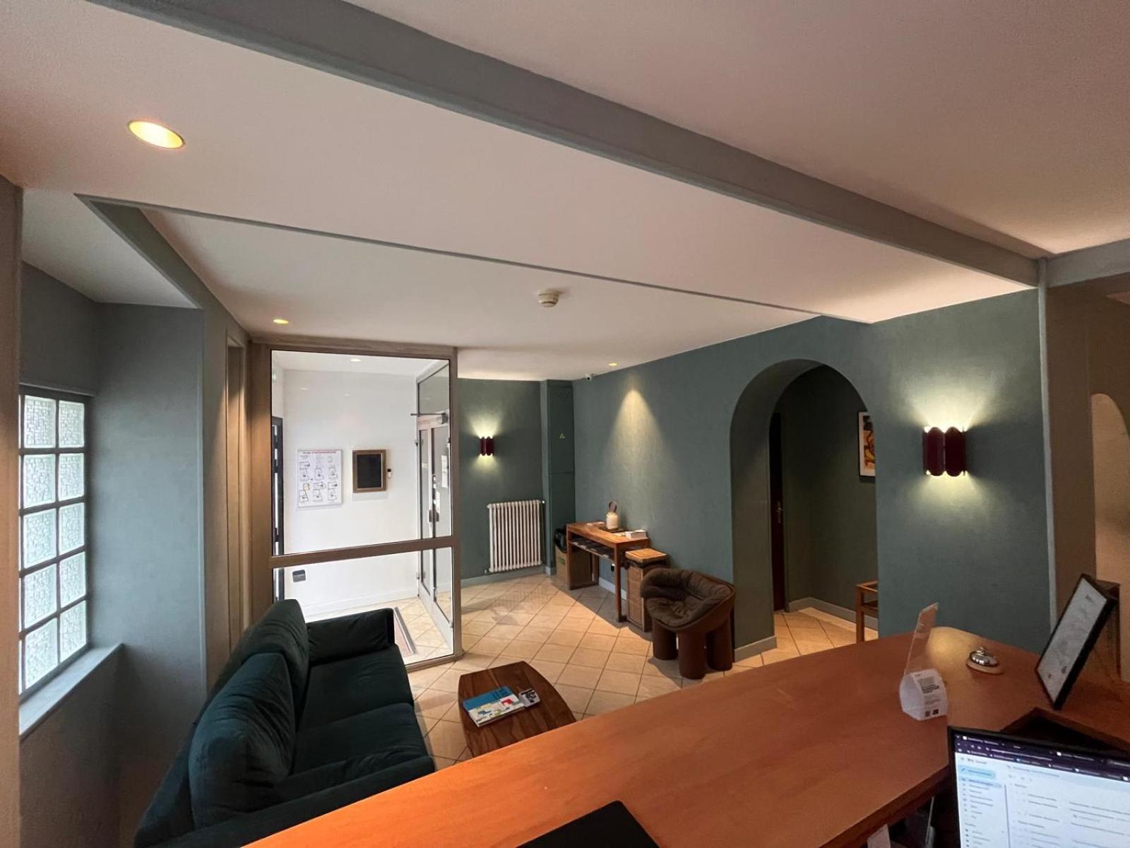 ไฮโปเทล ปารีส แกร์ ตู นอร์ เมอร์ริล Hotel ภายนอก รูปภาพ